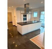 Lichtdurchflutete 3,5-Zimmer-Penthouse-Wohnung in Westhofen