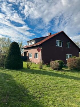 Foto - Haus zu Vermieten (160 m2) mit Rasenfläche und Optional Garage(n)
