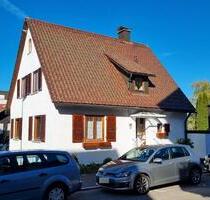 Haus mit 2 Garagen 2 Stellplätze Garten Freisitz Keller Kamin - Freudenstadt