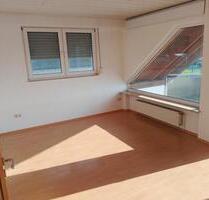 Mietwohnung Dachgeschoss 3 ZKBBALKONKELLER 700,- + GARAGE 50,- - Urbar