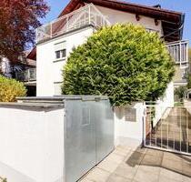 Lichtdurchflutete Dachgeschosswohnung in ruhiger Lage mit großer Fensterfront & Dachterrasse - München Pasing-Obermenzing