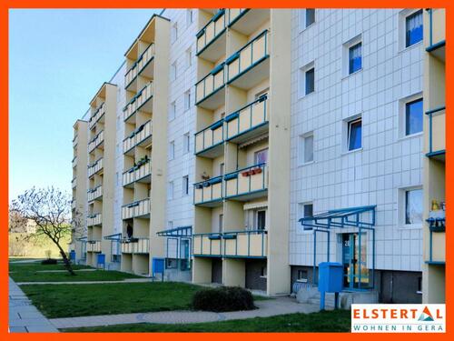 Foto - Erstbezug nach Sanierung! Familienfreundlicher Grundriss Aufzug Balkon Blick ins Grüne!