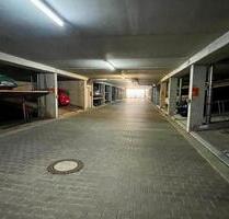 Parkplatz am Bahnhof perfekt für Pendler - Mindelheim