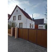 AB SOFORT VERFÜGBAR Einfamilienhaus mit großem Grundstück - Römerberg