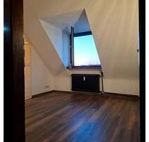 2 Zimmer Dachgeschoss KDB 40qm + kompletter Spitzboden - Mülheim an der Ruhr