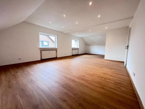 Foto - Erstbezug nach der Renovierung: 3-Zimmer-Wohnung in F-Kalbach