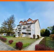 Idyllisch Wohnen in ruhiger Lage! 2 Raum Wohnung mit Balkon, Einbaukhhüche und Stellplatz! - Münchenbernsdorf