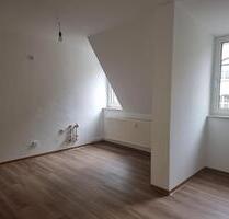 Kleine Zweiraumwohnung im Dachgeschoss! - Crimmitschau