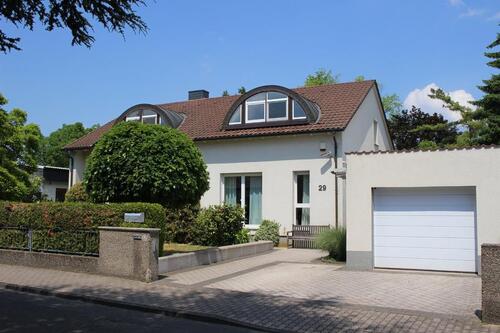 Foto - Freistehendes Einfamilienhaus mit Terrasse & Garten in Groß-Gerau