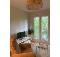 Helle 2-Zimmer-Wohnung mit grünem Ausblick - Hamburg Altona-Nord