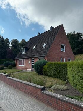 Foto - Einfamilienhaus mit Einliegerwohnung