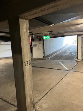 Foto - Tiefgaragenstellplatz - 110,00 EUR Miete,