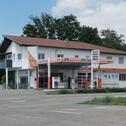 Foto - Tankstelle mit 2 Wohnungen und 5 Garagen