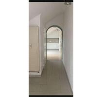 Schöne 2ZKB Dachwohnung - 790,00&nbsp;EUR Kaltmiete, ca.&nbsp; 70,00&nbsp;m&sup2; in Edingen-Neckarhausen (PLZ: 68535)