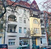 Charmante 3-Zimmer-Altbauwohnung mit Balkon in Berlin-Spandau