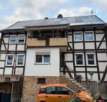 Sanierungsbedürftiges Fachwerkhaus mit vermieteten Wohneinheiten - Homberg (Efze)
