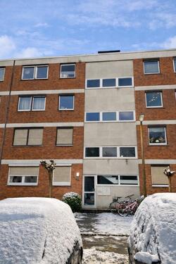 Foto - Geräumige 3-Zimmer Dachgeschosswohung mit Aufzug & Balkon