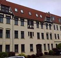 Charmante 2-Raum-Wohnung im Hinterhaus mit Balkon und Einbauküche - Magdeburg Leipziger Straße