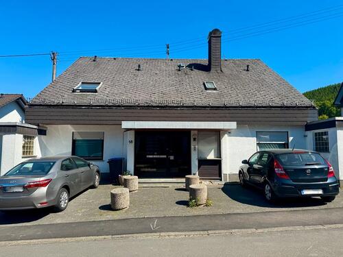 Foto - Gepflegtes Dreifamilienhaus in ruhiger Grünlage in Siegen