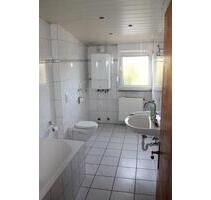 Helle Attraktive 3 Zimmer Wohnung, Garage , Stellplatz in Kettig - Koblenz Bubenheim