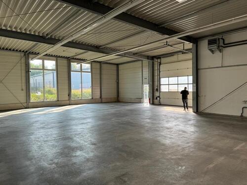 Foto - Stellplatz 3x6m in abgeschlossener Halle