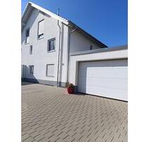 Wunderschöne 3,5-Zimmer-Wohnung mit Terrasse, Garten & Garage - Tuningen