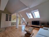 Foto - Helle Dachgeschoss-Maisonette - 1.050,00 EUR Kaltmiete,