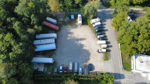 Foto - Stellplatz Lagerplatz Parkplatz Aussenstellfläche Lagerfläche LKW