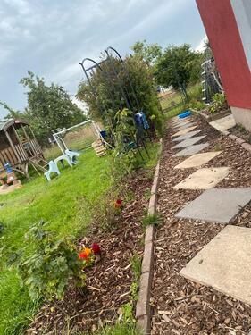 Foto - Pachtgarten mit großer massiver Laube