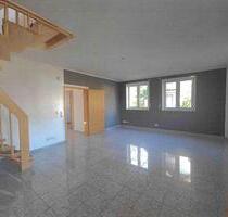 gepflegte 4 Zimmer Maisonette Wohnung teilmöbl. OT Burgkunstadt