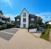 Großzügige 2-Zimmer-Obergeschosswohnung - Balkon, Tiefgarage uvm - Achim