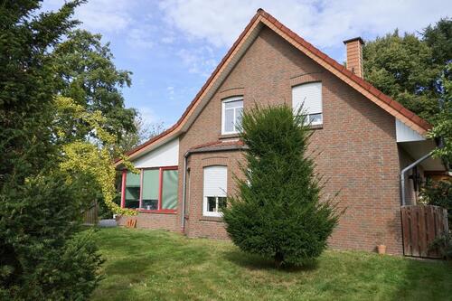 Foto - Einfamilienhaus mit Anliegerwohnung in Hafennähe - Provisionsfrei