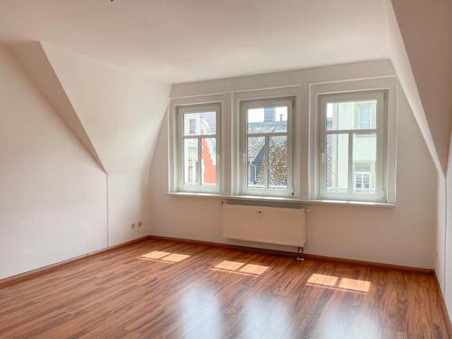 Foto - Großzügige Dachgeschosswohnung mit Balkon – zentrumsnah in Plauen!