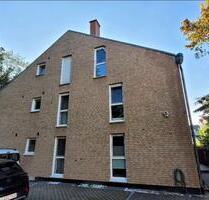 2 Zimmer Wohnung DG - Küche, Bad, Balkon etc. - Rüsselsheim am Main