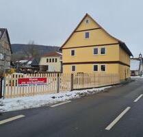 1-2 Familienhaus mit Garagen, Carport, schönem Garten, am Wasser - Meiningen