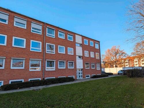 Foto - Sanierte 3 Zimmer Wohnung - 135.000,00&nbsp;EUR Kaufpreis, ca.&nbsp; 65,00&nbsp;m&sup2;