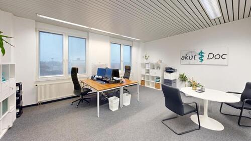 Foto - Helles, representatives möbliertes Büro inkl. Küche (Spülmaschiene, Kühlschrank, etc.) in ehemali...