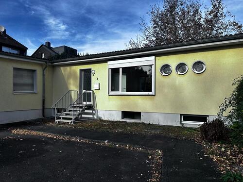 Foto - Vielseitige Büro- oder Praxisfläche mit Garten und Stellplatz