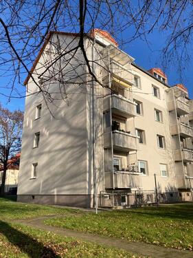 Foto - Frisch sanierte 3‑Raum‑Wohnung mit Balkon, Blick ins Grüne, 3.OG