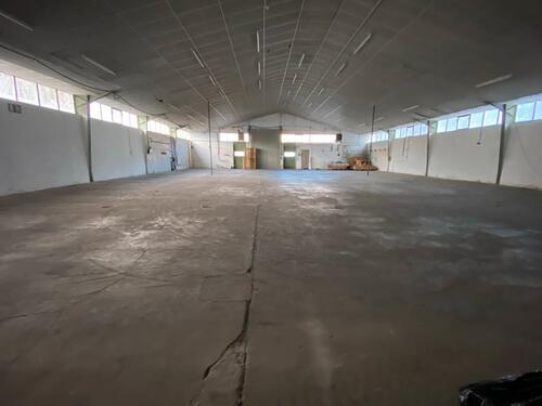 Foto - Wohnmobilstellplatz Wohnwagenstellplatz Einstellplatz Halle