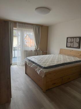 Foto - WG-Zimmer mit Balkon für 2 Monate zu vermieten