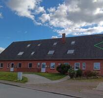 Ostenfeld: Große 4-Zimmer-Wohnung zu vermieten, Maisonetten-Wohn. - Ostenfeld (Husum)