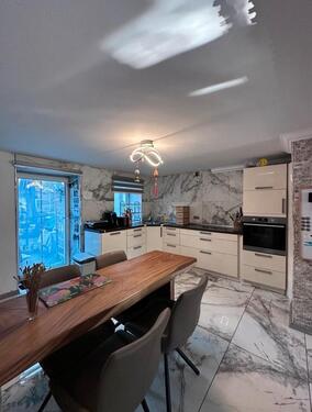 Foto - Großes Einfamilienhaus 635m2 Fläche + Riesen Lager