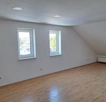 Dachgeschosswohnung im Ortskern von Neuhof