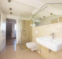 NEU - Hochwertige DG-Wohnung im Leipziger Süden - 2 Terrassen * PKW-Stellplatz