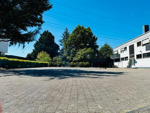 Foto - Garage und Stellplätze für PKW vermieten