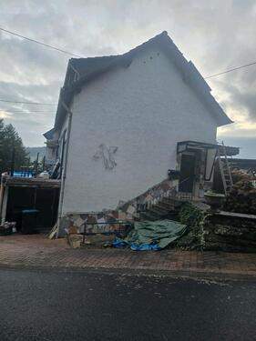 Foto - Einfamilienhaus zu verkaufen - 65.000,00&nbsp;EUR Kaufpreis, ca.&nbsp; 102,00&nbsp;m&sup2;