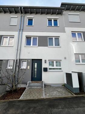 Foto - Neuwertiges Stadthaus (Reihenhaus) mit Garten und Dachterrasse