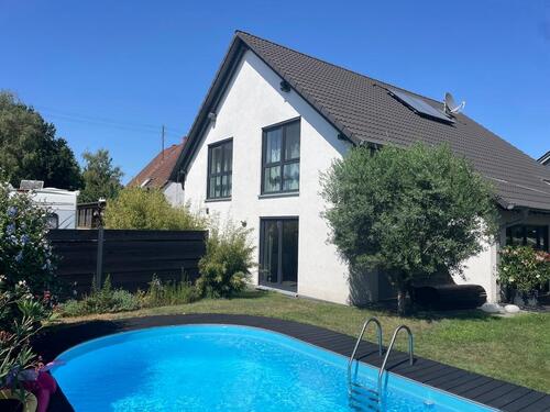Foto - Provisiosfrei! Freistehendes Einfamilienhaus mit Pool