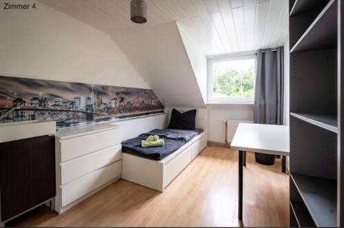 Foto - Krefeld - Wohnen auf Zeit. Mehrere WG Zimmer in einer 8er WG